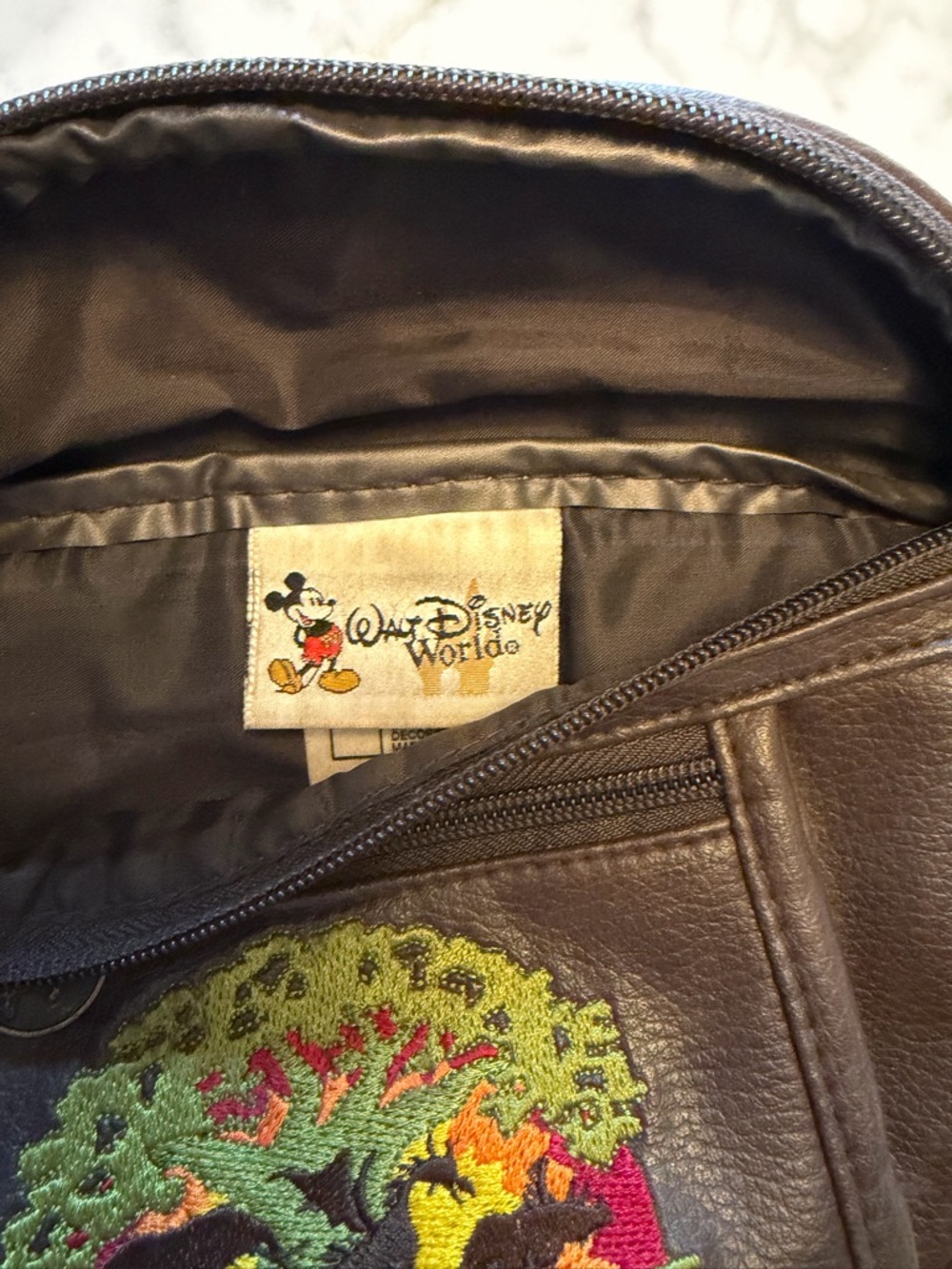 Vintage Disney Animal Kingdom Waist Bag / Fanny with Embroidered Motif - Picture 4 of 9